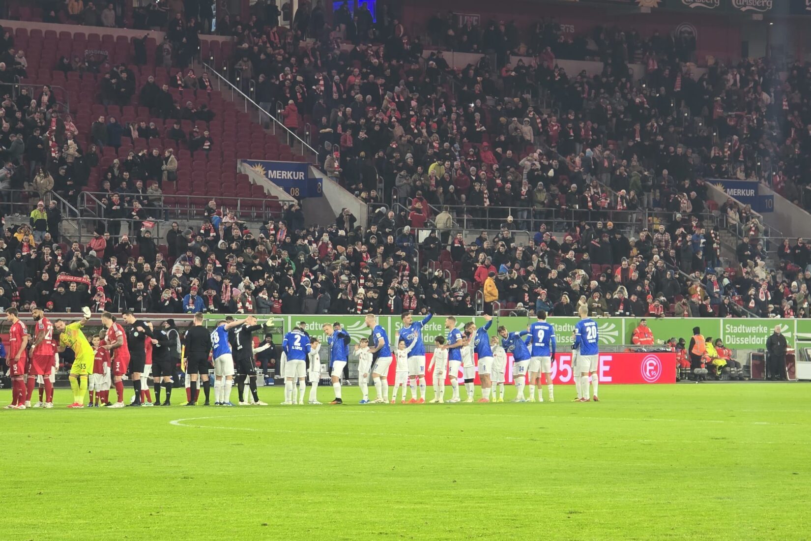 Doppelpack-Corredor-Lilien-punkten-in-D-sseldorf